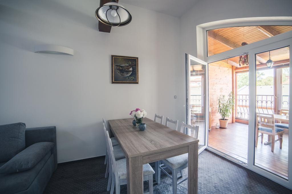 Apartmany U Papousku Jindřichŭv Hradec Esterno foto
