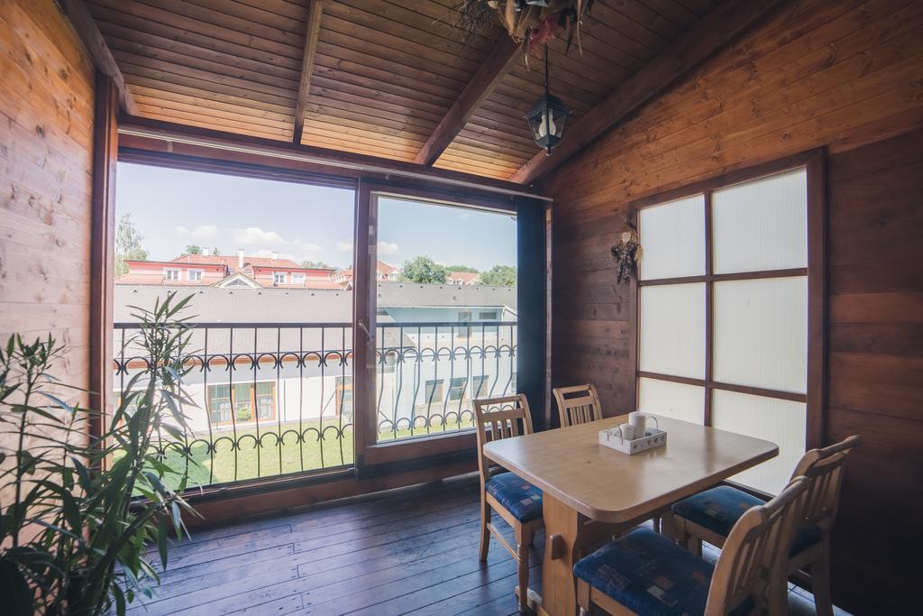 Apartmany U Papousku Jindřichŭv Hradec Esterno foto